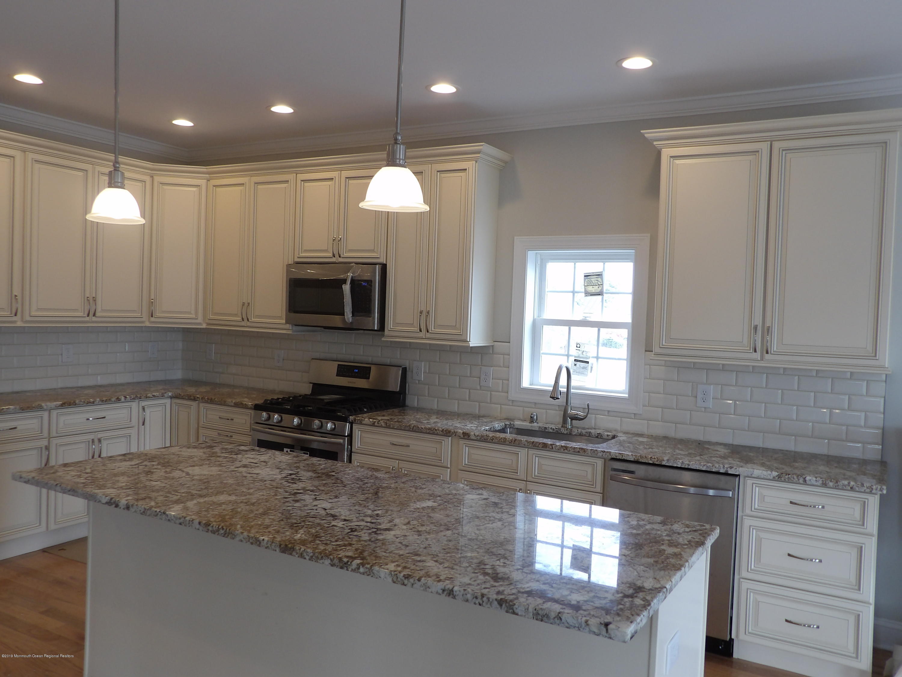 15 Neptune Road Toms River, NJ 08753 - Photo 21 of 89 100_7703