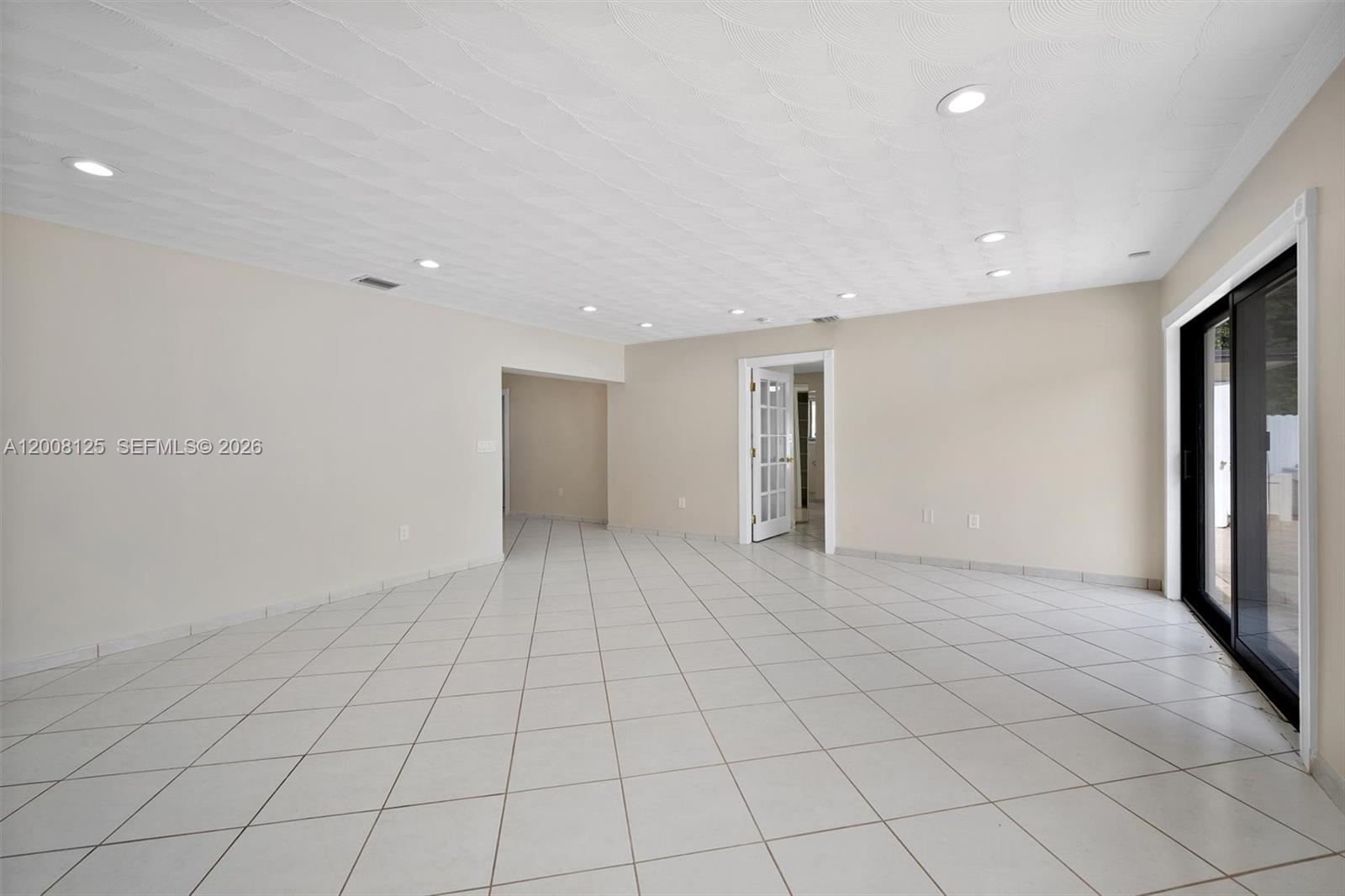 10320 Southwest 38th Terrace Miami, FL 33165 - Photo 6 of 20