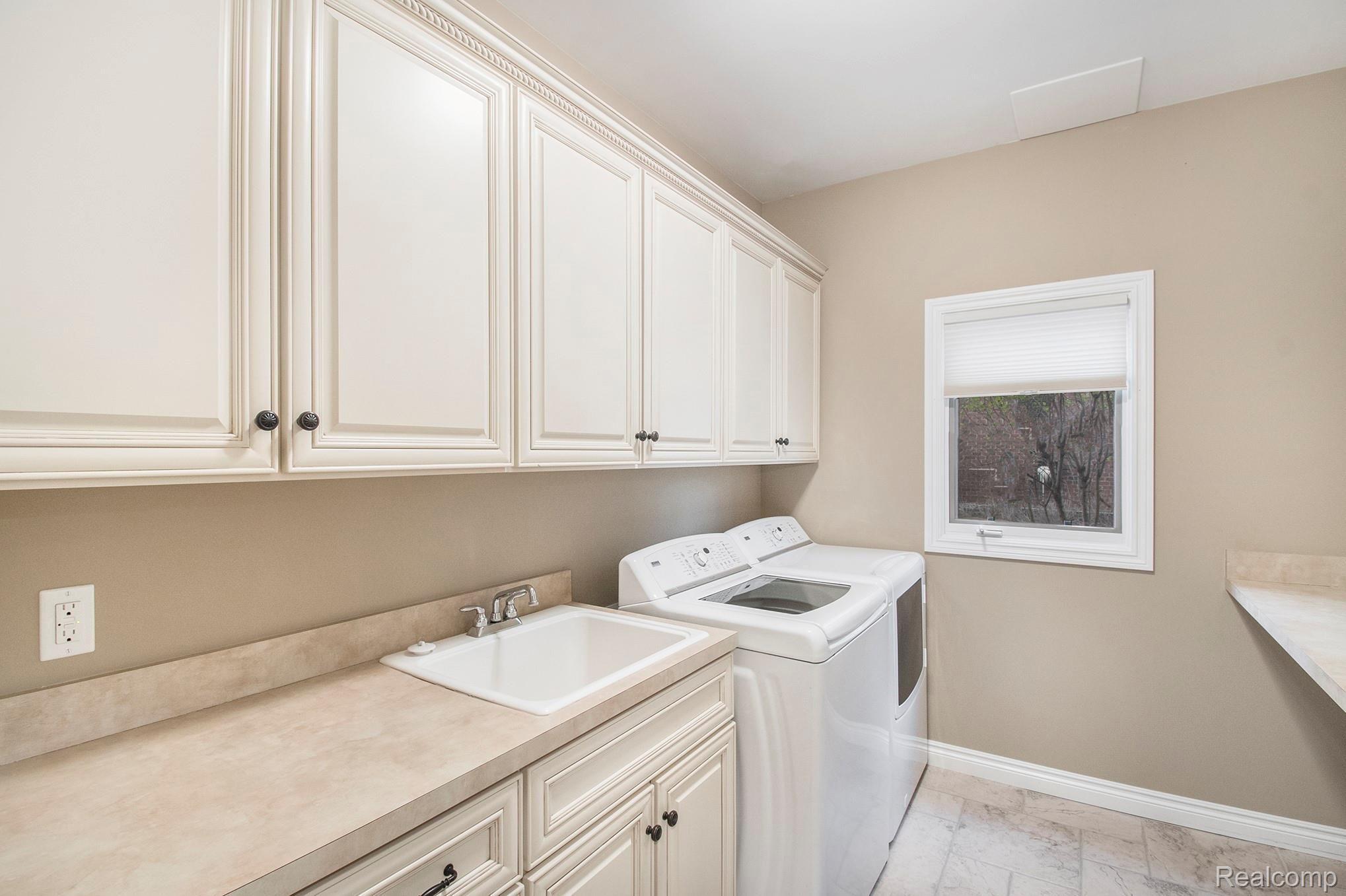 769 Quarry Drive Rochester, MI 48306 - Photo 15 of 45 15.jpg