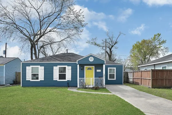 $1,750 | 7710 Erath Street, Houston, TX 77023