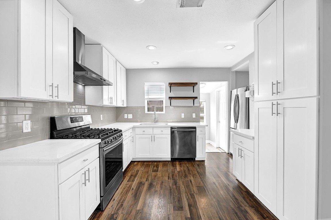 7710 Erath Street Houston, TX 77023 - Photo 2 of 6