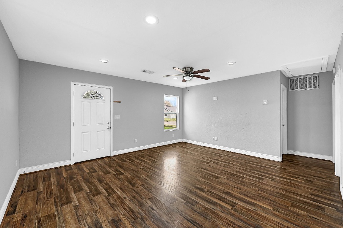 7710 Erath Street Houston, TX 77023 - Photo 4 of 6