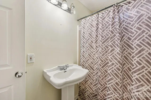 $397,500 | 7106 Spring Creek Lane, Charlotte, NC 28273