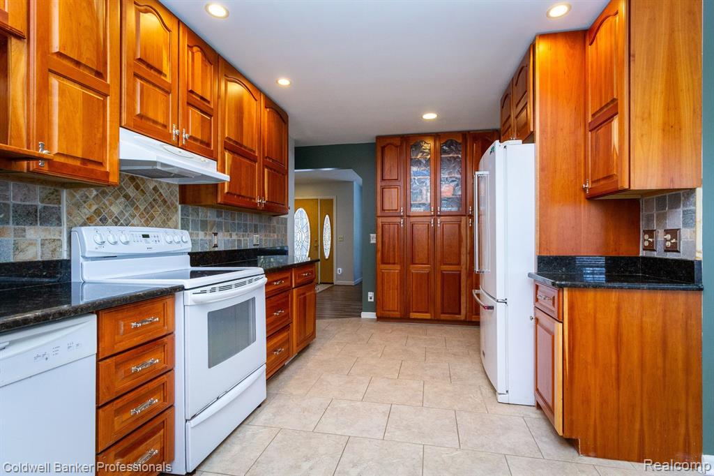 811 Ramsgate Lane Oxford, MI 48371 - Photo 11 of 48