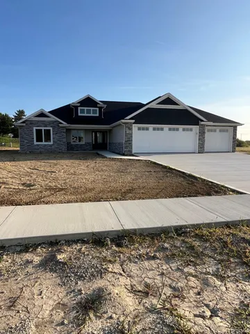 $417,500 | 106 Fox Trail Drive, Auburn, IN 46706