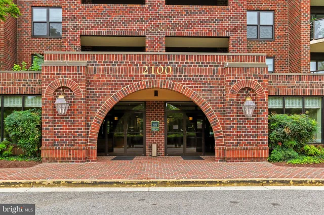 a view of building with door