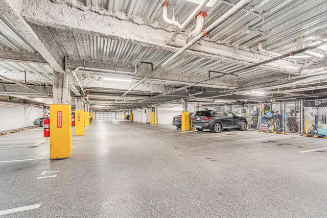 $1,099,000 | 321 Hammond Pond Parkway, Unit 103, Brookline, MA 02467