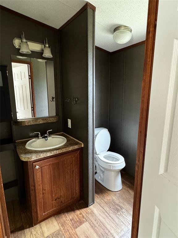 112 Bonner Street, Unit 2 Fairfield, TX 75840 - Photo 2 of 5 a bathroom with a sink and a mirror