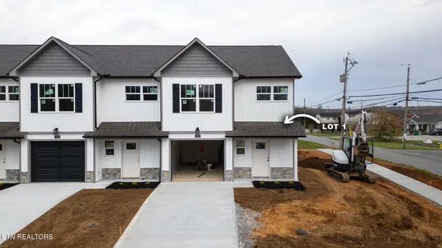 $295,900 | 3507 Maggie Lynn Way, Unit 1, Knoxville, TN 37921