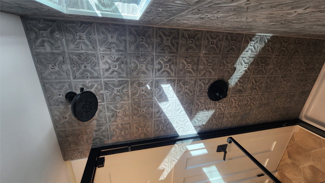 1134 Lott Avenue Austin, TX 78721 - Photo 20 of 32 a bathroom with a shower