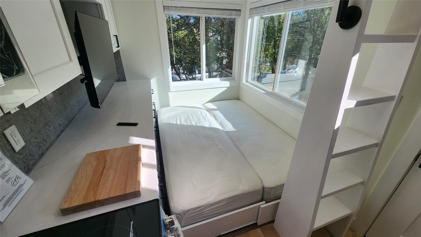 1134 Lott Avenue Austin, TX 78721 - Photo 9 of 32 a living room with furniture and a large window