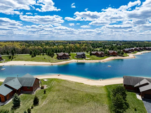 $85,900 | W5601 Castaway Drive, New Lisbon, WI 53950
