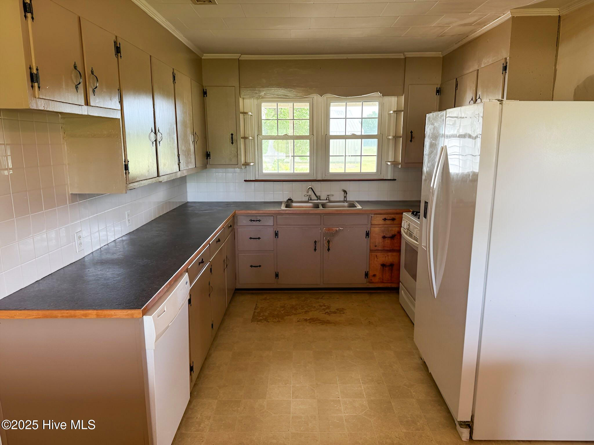 17 Wheat Patch Road Belhaven, NC 27810 - Photo 2 of 24 Kitchen View 1