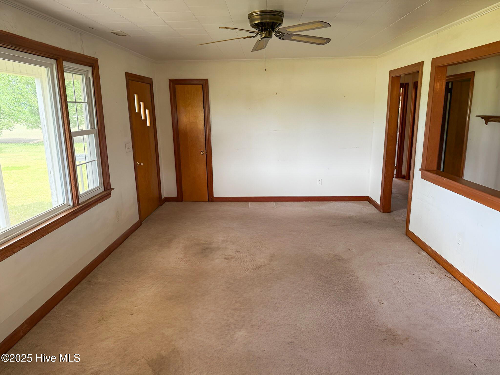 17 Wheat Patch Road Belhaven, NC 27810 - Photo 4 of 24 Living Room View 1