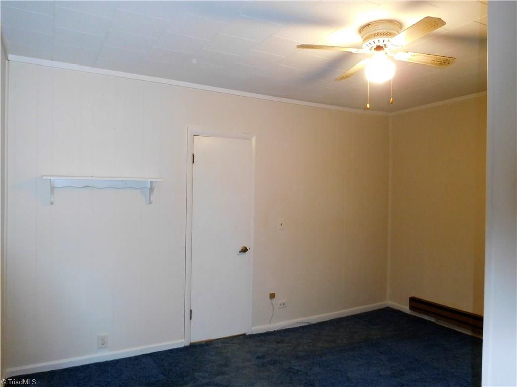 1315 Link Road Lexington, NC 27295 - Photo 5 of 10 Master bedroom