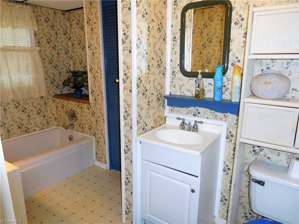 1315 Link Road Lexington, NC 27295 - Photo 8 of 10 Gallery Image 8