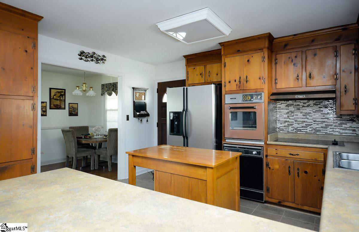 110 South Watson Road Taylors, SC 29687 - Photo 5 of 27 Gallery Image 5