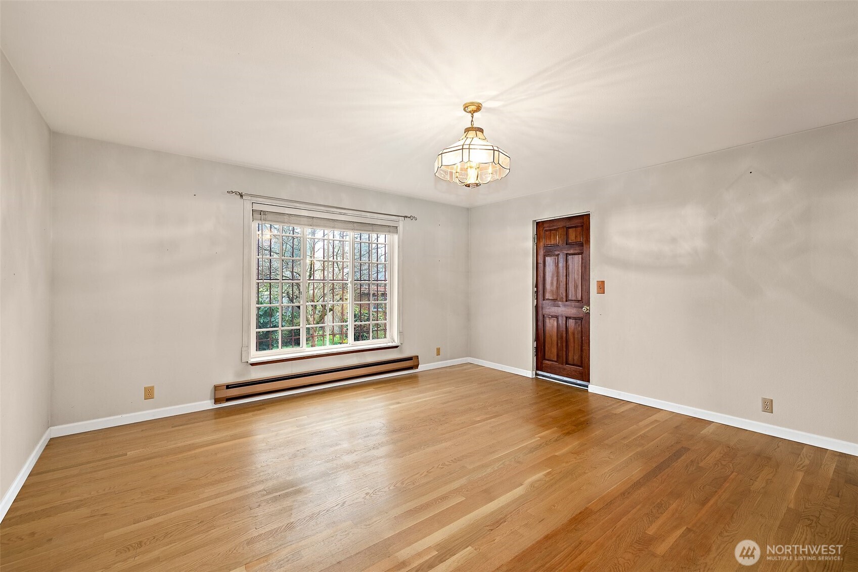 10711 Renton Avenue South Seattle, WA 98178 - Photo 16 of 32 Gallery Image 16