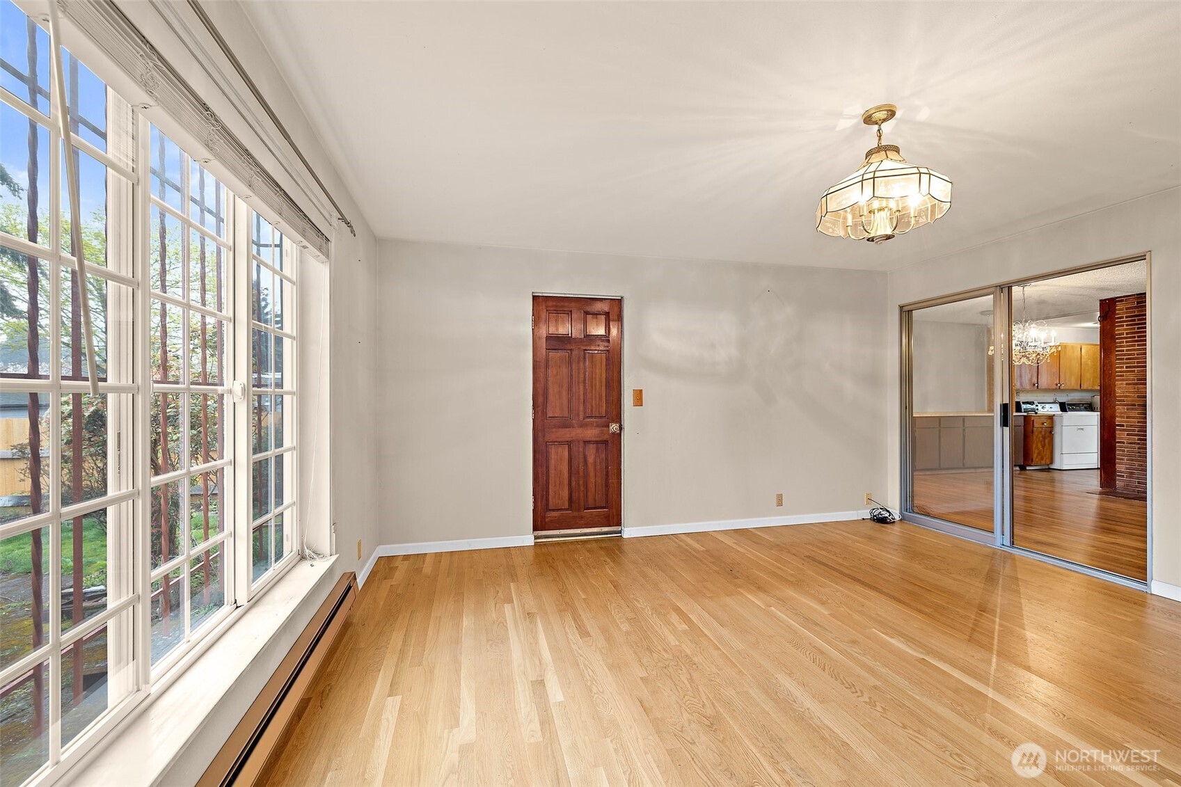 10711 Renton Avenue South Seattle, WA 98178 - Photo 17 of 32 Gallery Image 17