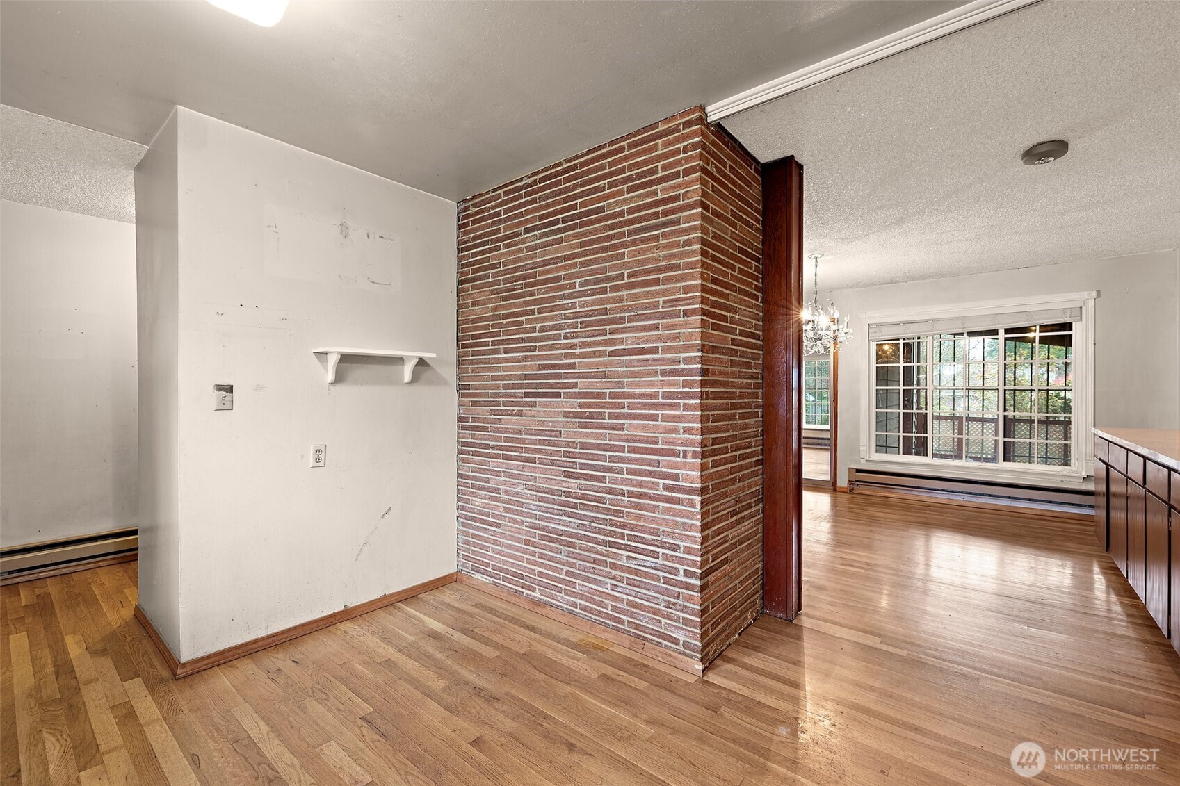 10711 Renton Avenue South Seattle, WA 98178 - Photo 9 of 32 Gallery Image 9