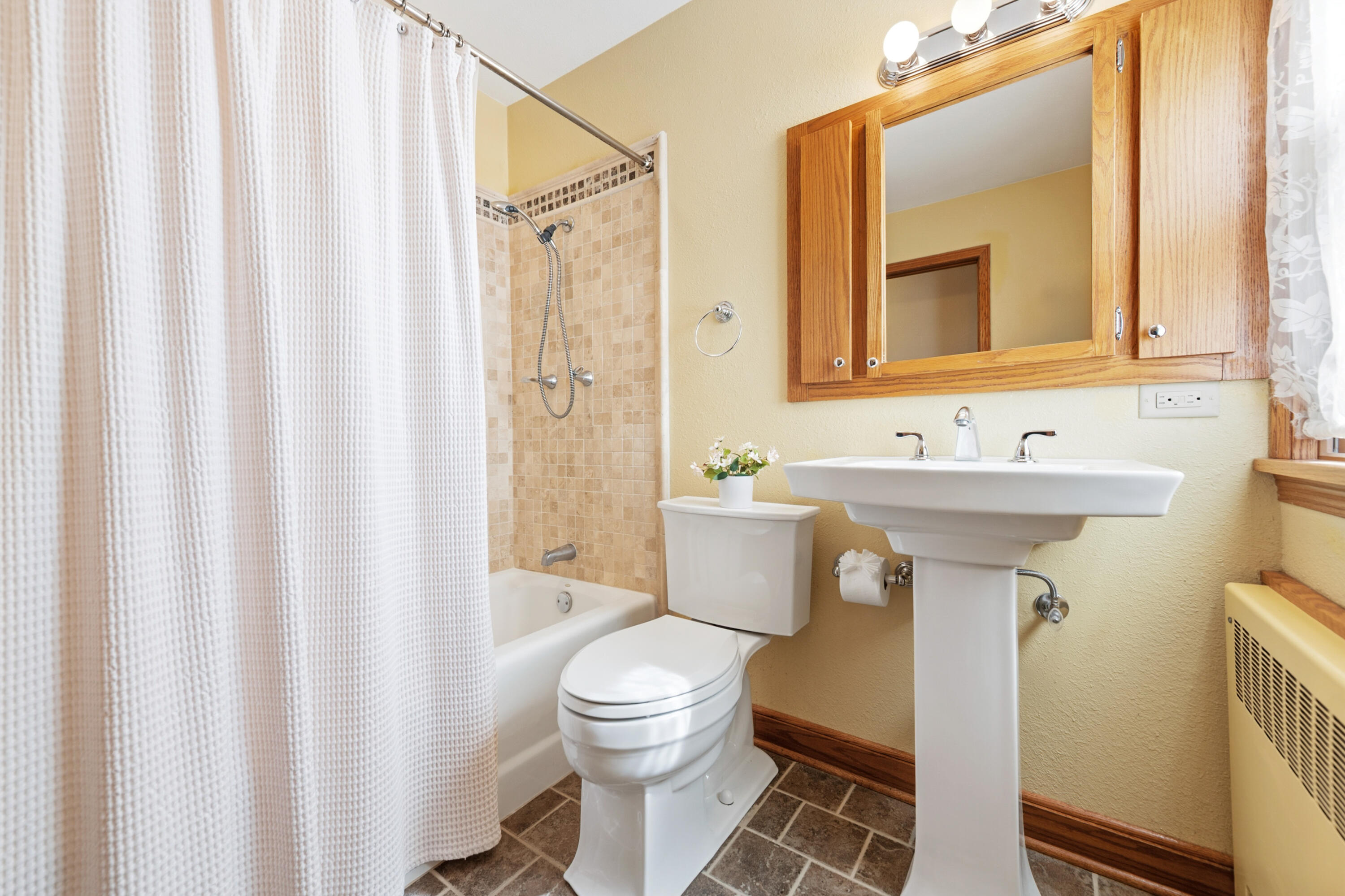 115 West Green Tree Road Glendale, WI 53217 - Photo 28 of 56 Main Floor Full Bath
