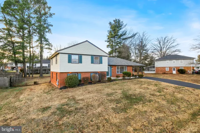 $3,450 | 18724 Bloomfield Road, Olney, MD 20832