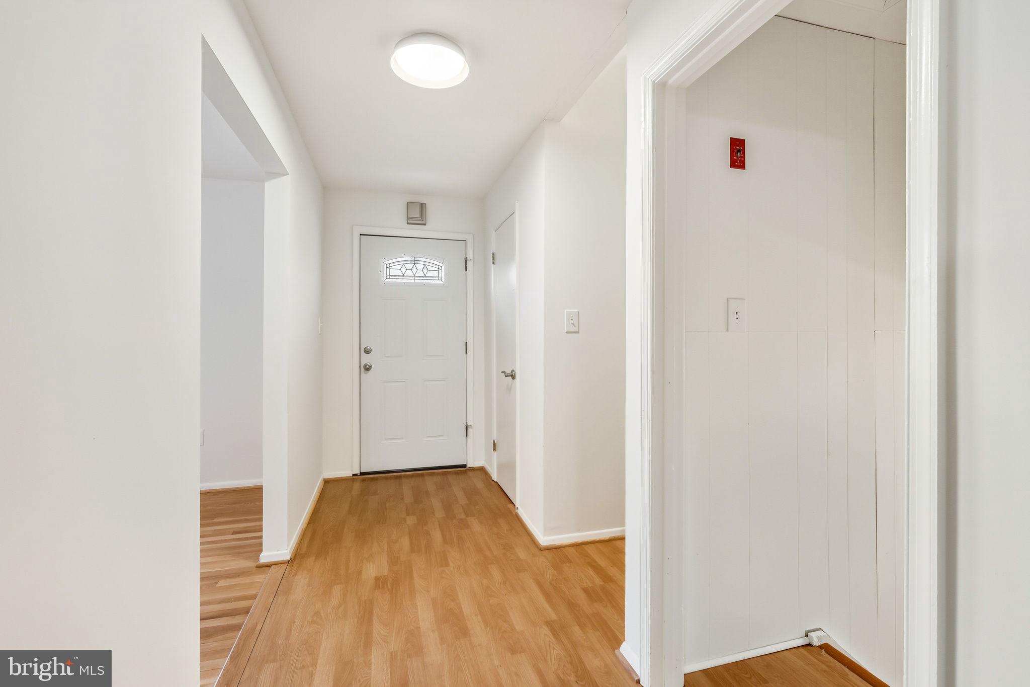 18724 Bloomfield Road Olney, MD 20832 - Photo 4 of 31