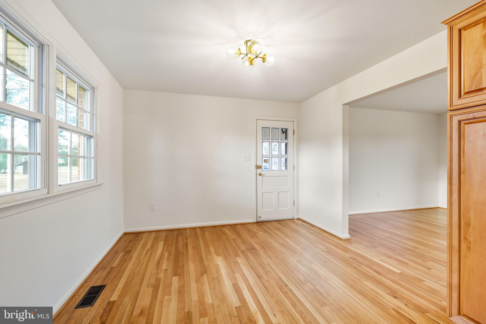 18724 Bloomfield Road Olney, MD 20832 - Photo 8 of 31