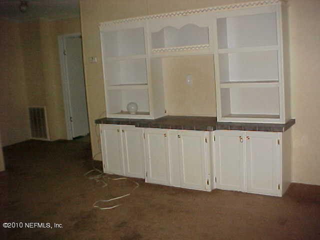 106 Hawksnest Road Satsuma, FL 32189 - Photo 2 of 9 Lvrm