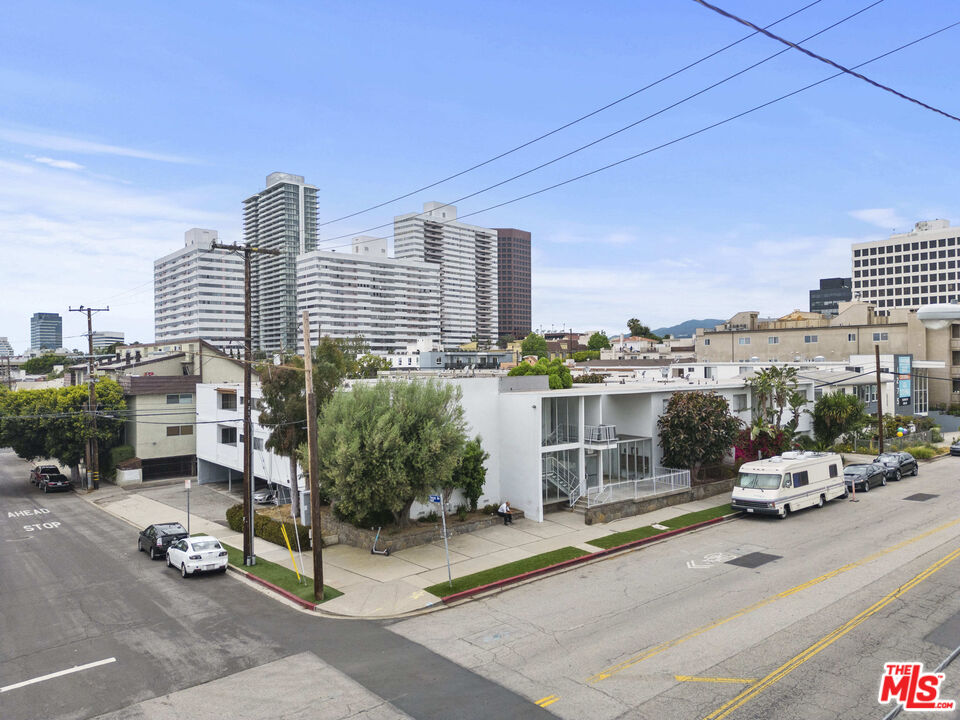 1295 Federal Avenue, Unit 3 Los Angeles, CA 90025 - Photo 11 of 12