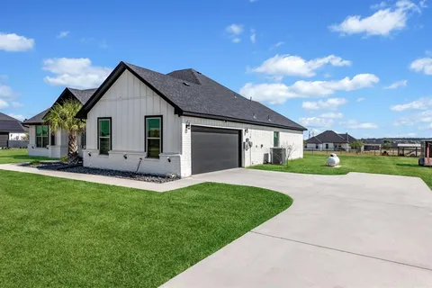 $450,000 | 6028 Raspberry Lane, Joshua, TX 76058