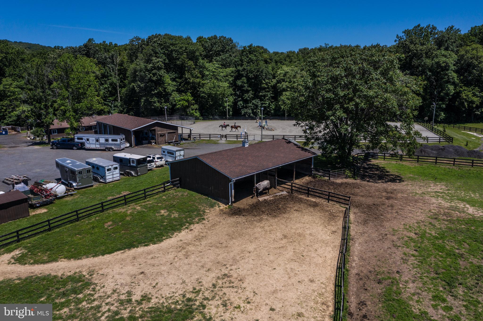 13490 Wilt Store Road Leesburg, VA 20176 - Photo 74 of 93 Large Run-In /Machine Shed