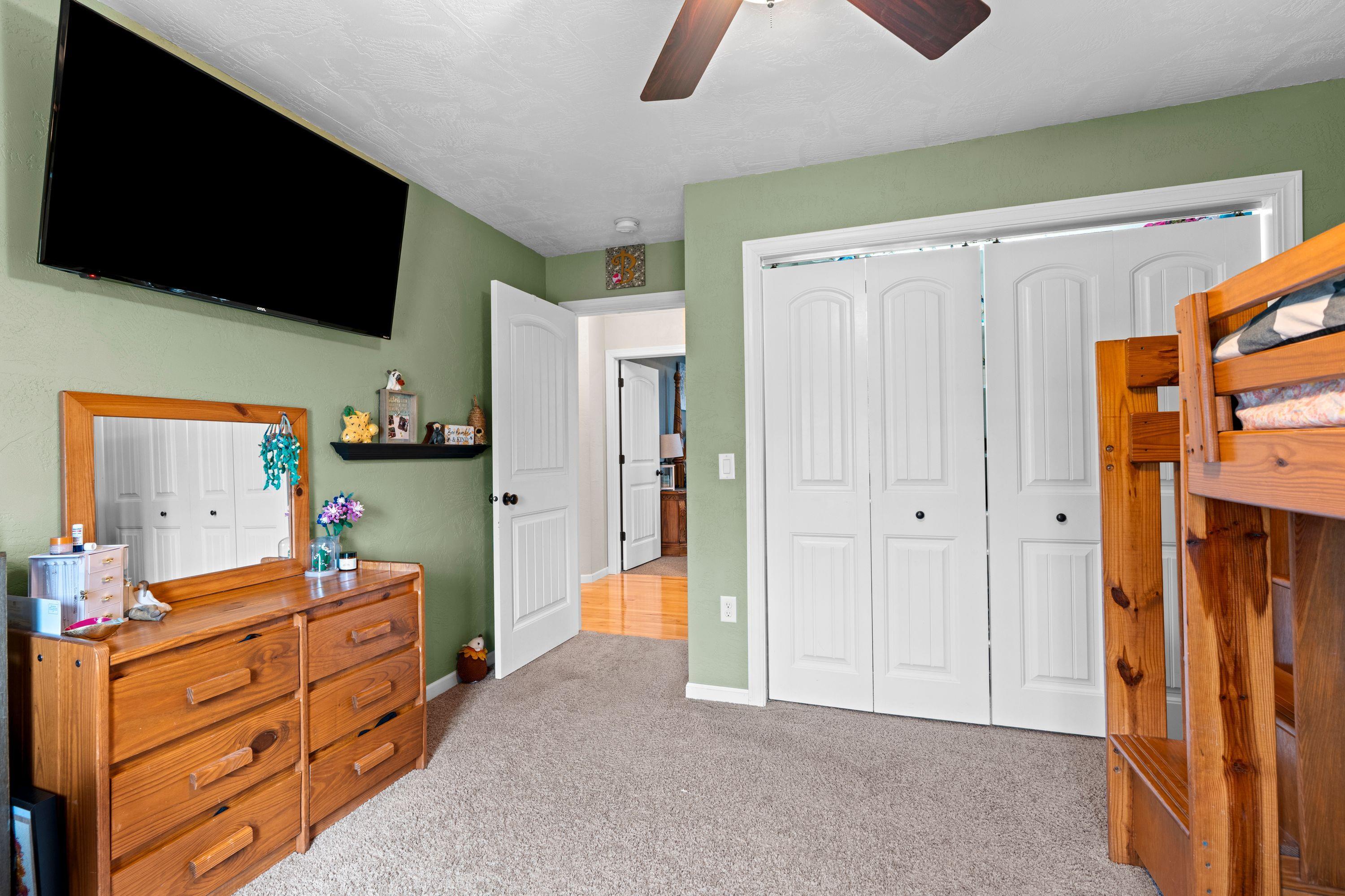 833 Whispering Way Omro, WI 54963 - Photo 13 of 45