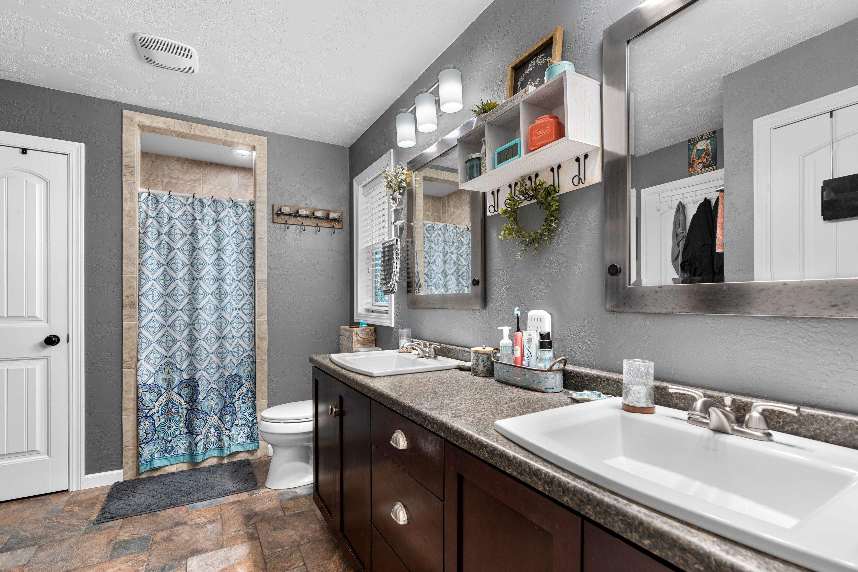 833 Whispering Way Omro, WI 54963 - Photo 18 of 45