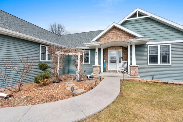 $560,000 | 833 Whispering Way, Omro, WI 54963