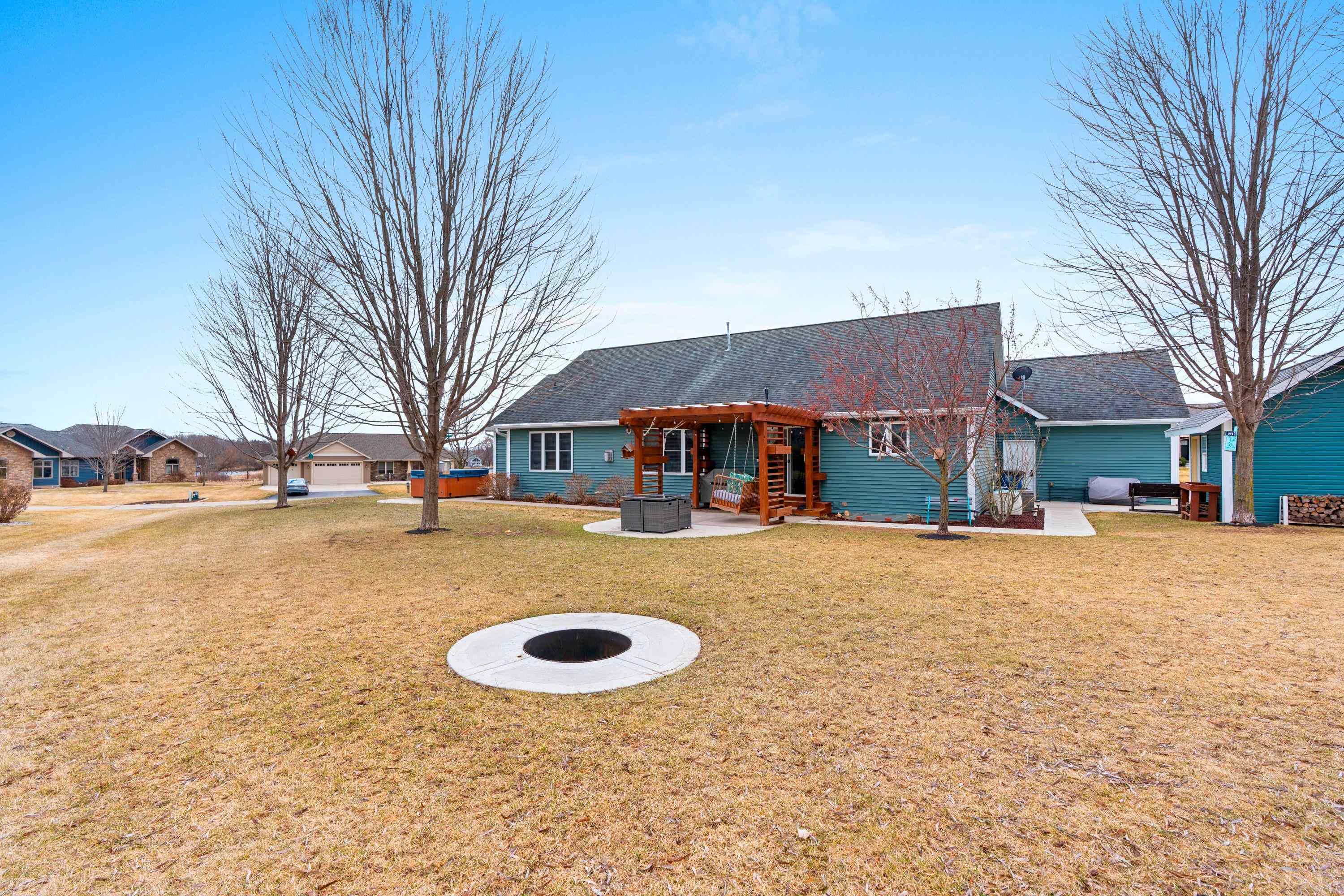 833 Whispering Way Omro, WI 54963 - Photo 37 of 45