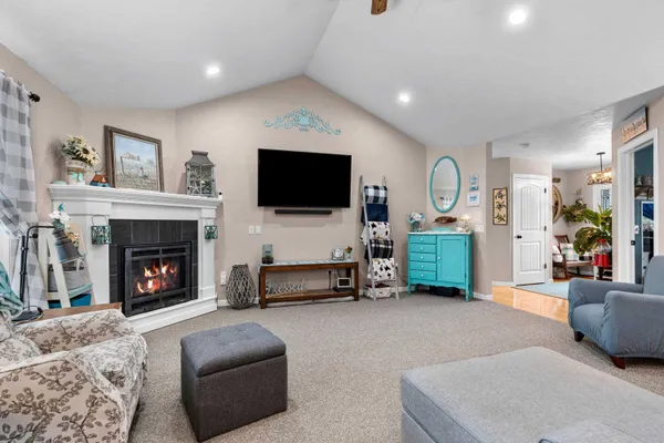 $560,000 | 833 Whispering Way, Omro, WI 54963