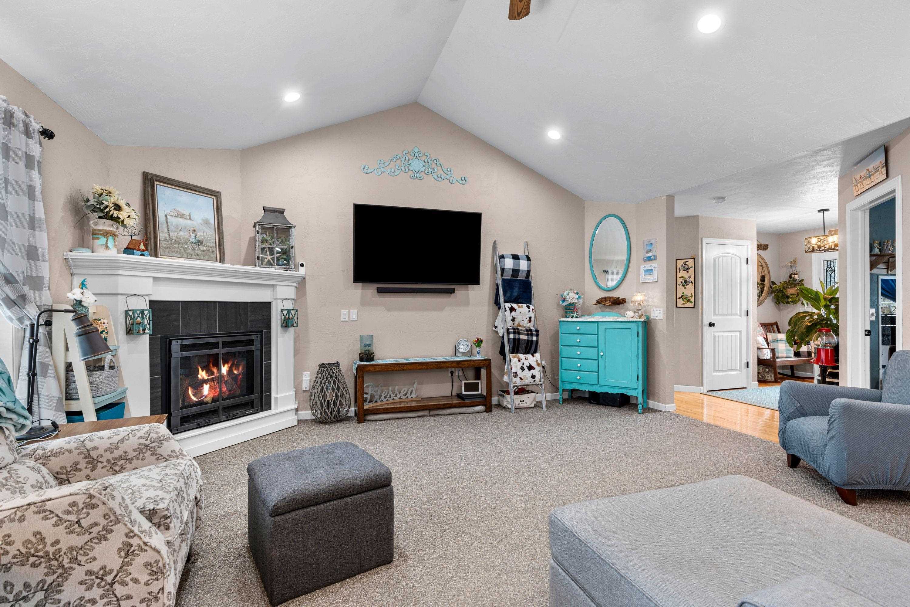 833 Whispering Way Omro, WI 54963 - Photo 5 of 45