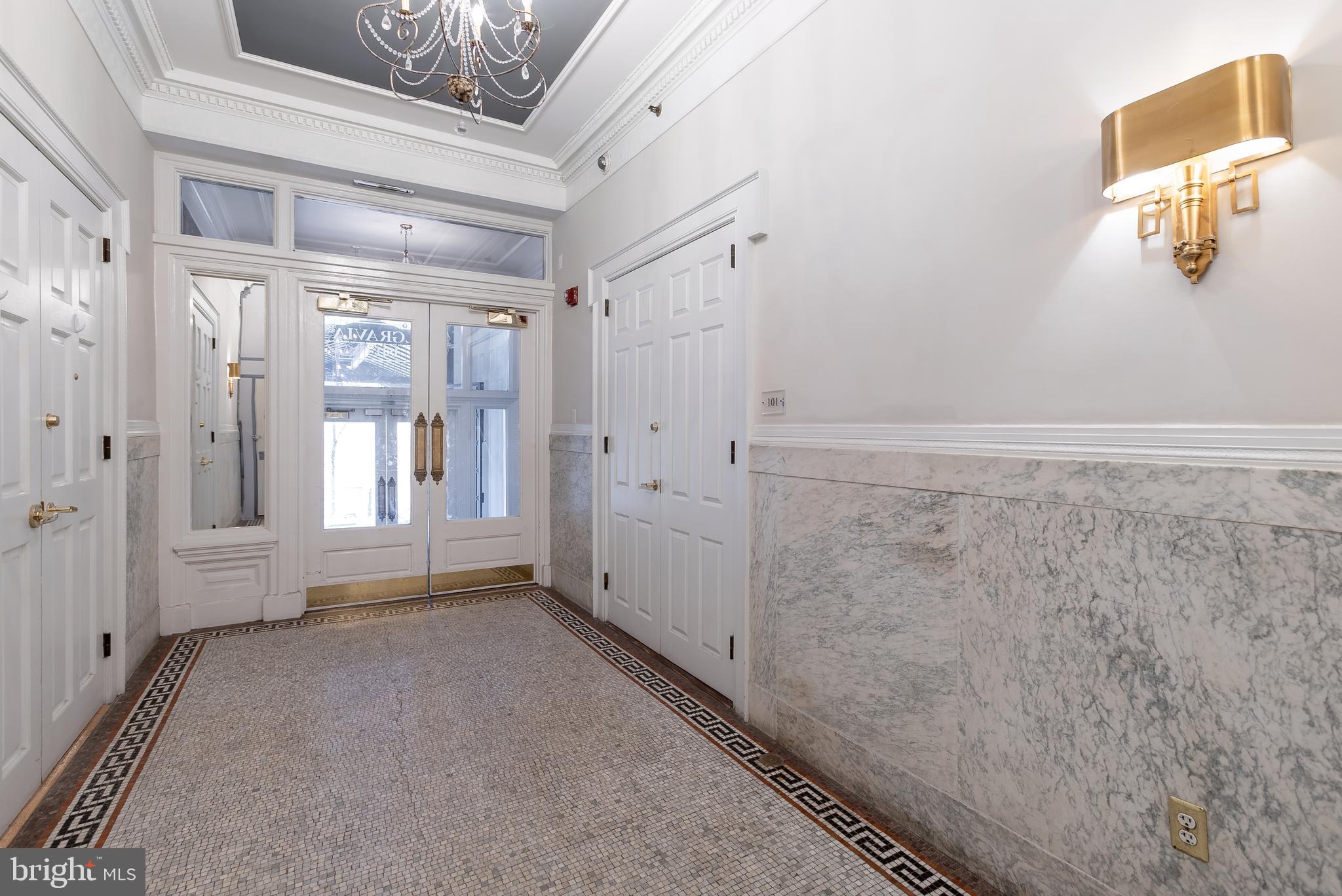1811 Chestnut Street, Unit 707 Philadelphia, PA 19103 - Photo 24 of 39 a view of an empty room