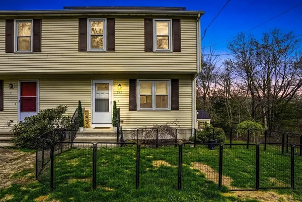 $389,900 | 152 South Main Street, Unit 152, Uxbridge, MA 01569