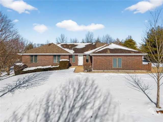 $575,000 | 11618 Fishing River Road, Liberty, MO 64068