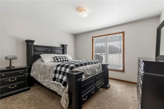 $575,000 | 11618 Fishing River Road, Liberty, MO 64068