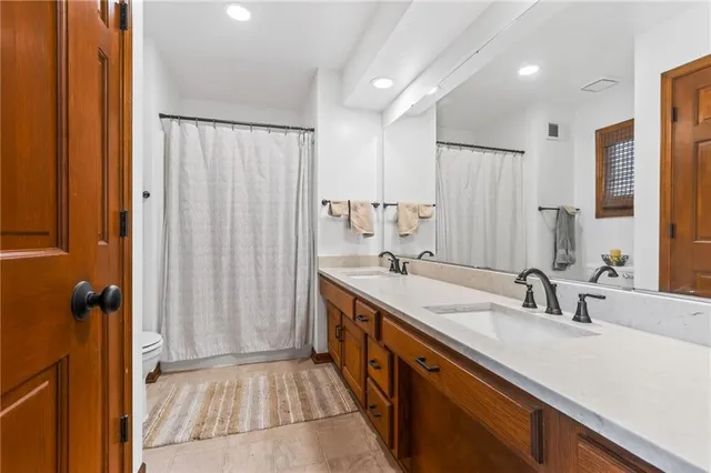 $575,000 | 11618 Fishing River Road, Liberty, MO 64068