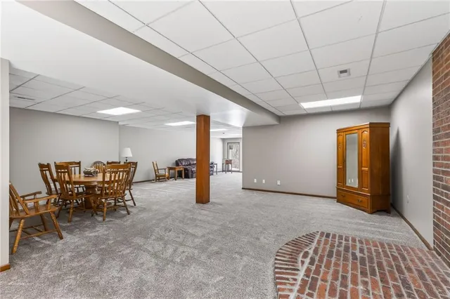 $575,000 | 11618 Fishing River Road, Liberty, MO 64068