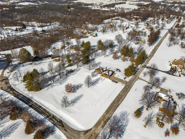 $575,000 | 11618 Fishing River Road, Liberty, MO 64068