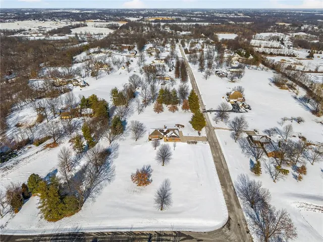 $575,000 | 11618 Fishing River Road, Liberty, MO 64068