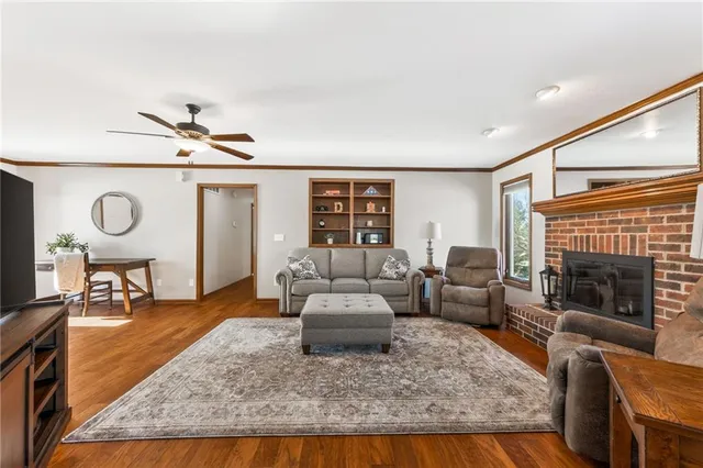 $575,000 | 11618 Fishing River Road, Liberty, MO 64068