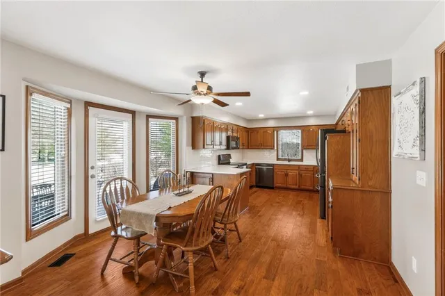 $575,000 | 11618 Fishing River Road, Liberty, MO 64068