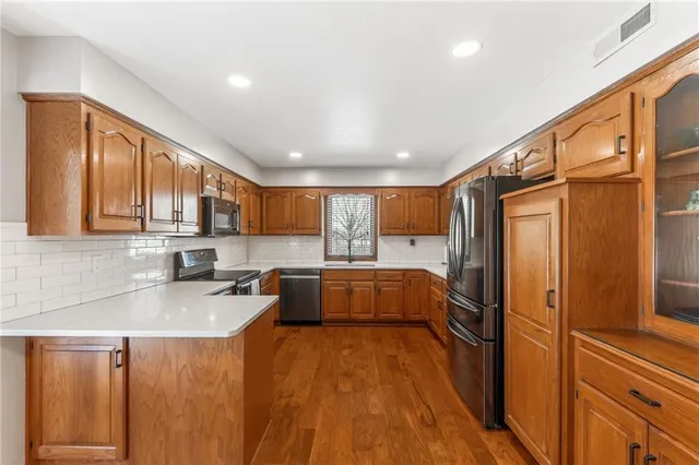 $575,000 | 11618 Fishing River Road, Liberty, MO 64068