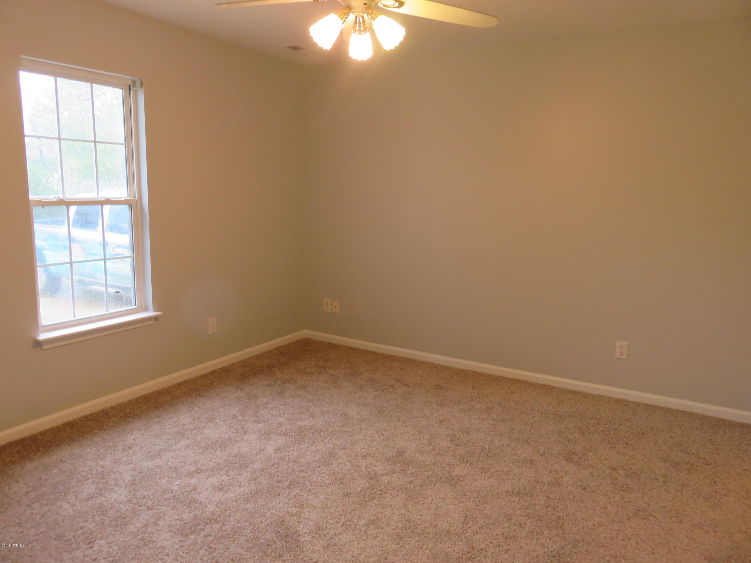 140 Camp Queens Road Swansboro, NC 28584 - Photo 2 of 14 IMG_4996